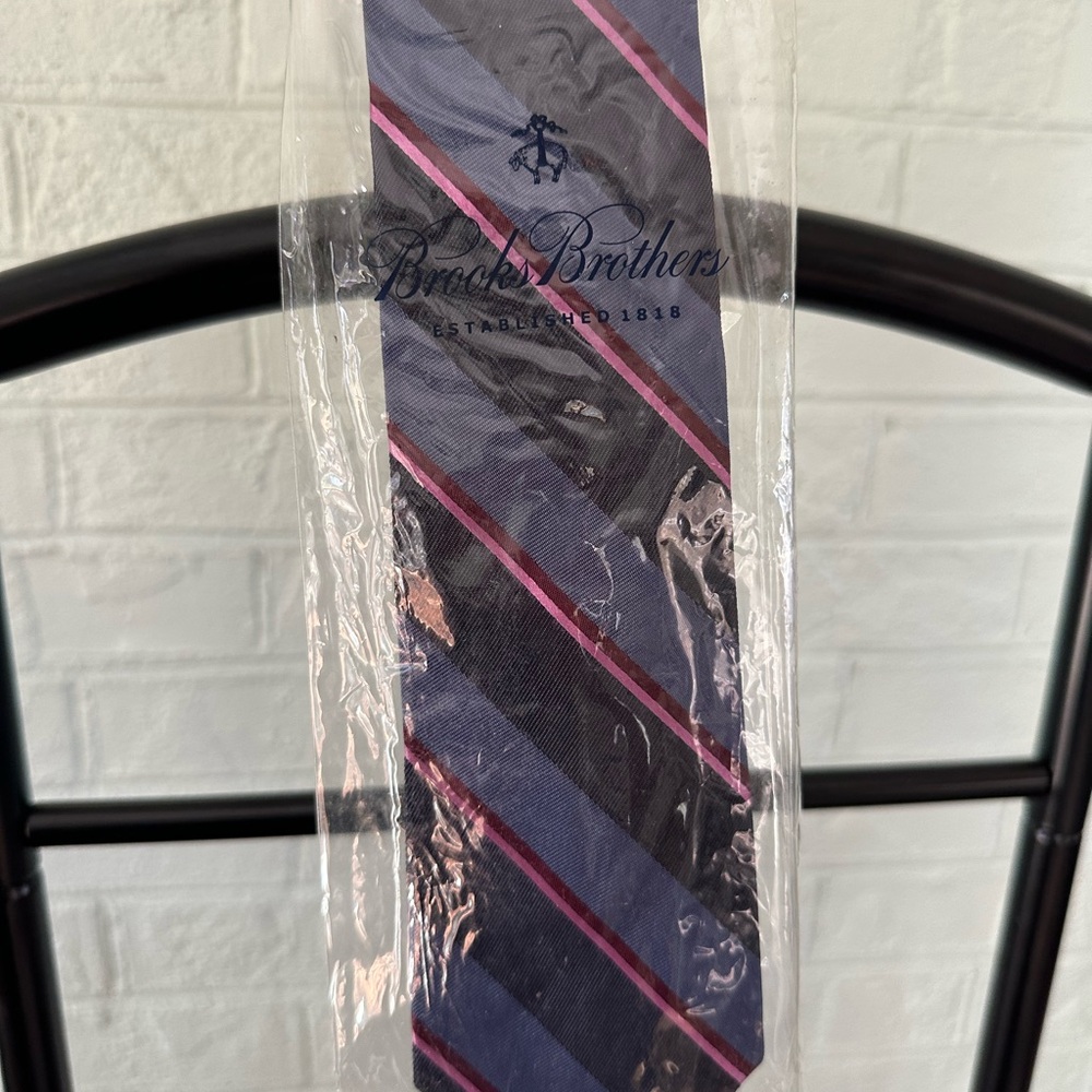 Brooks Brothers Blue and Pink Diagonal Stripe Tie